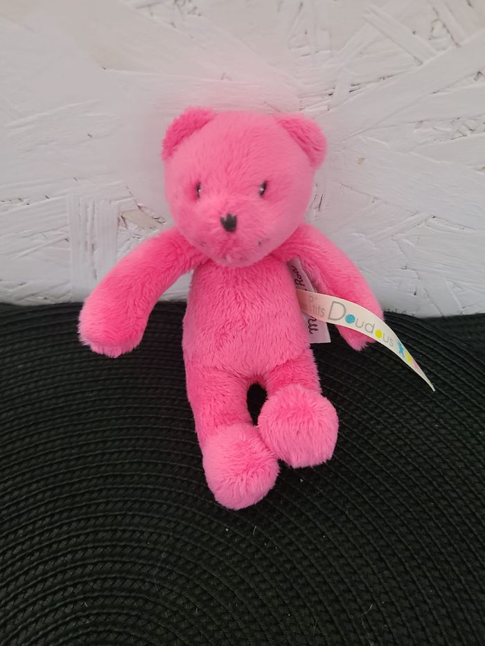 Peluche petit ours rose Les P'tits Doudous de l'hôpital Moulin Roty
