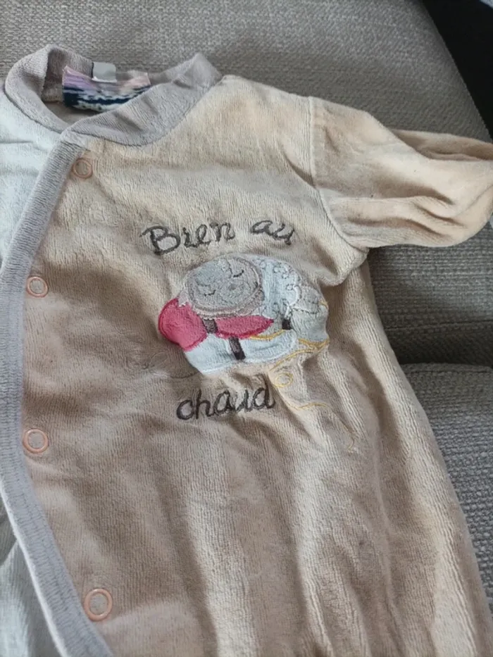 Pyjamas 1 mois - photo numéro 2