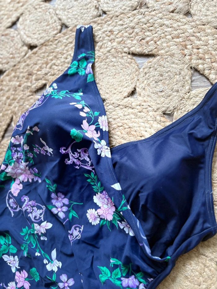 Maillot de bain fleuri - bleu marine/rose - taille 42/XL - rembourrés - photo numéro 4