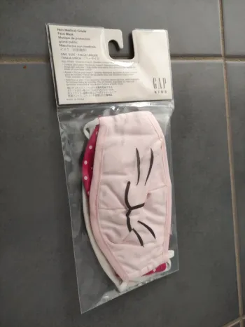 Lot de 3 masques enfants filles gap neuf dans leur emballage