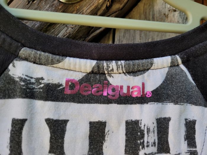 Magnifique robe Desigual, noire et blanche, motifs colorés, 11/12 ans - photo numéro 7