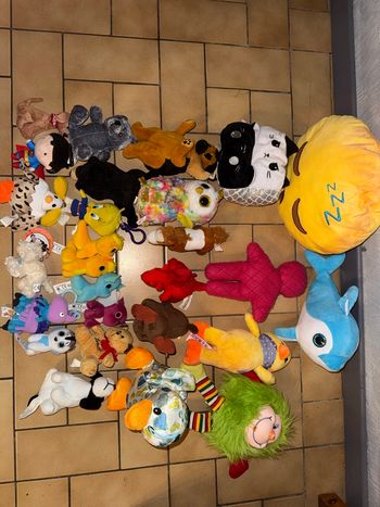 Lot de 27 peluches 