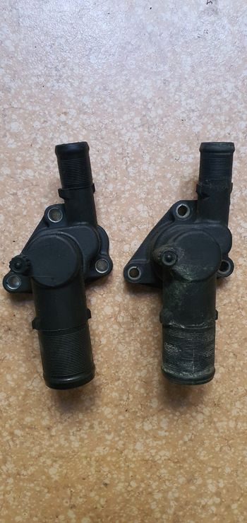 Boitiers thermostat d'eau