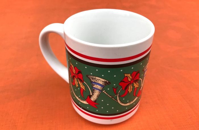 Tasse / Mug de Noël céramique blanche Décor 4 cors - photo numéro 3