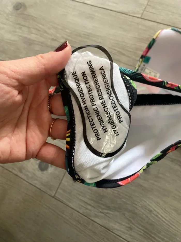Maillot de bain 2 pièces neuf taille 38 - photo numéro 5