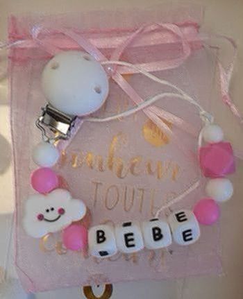 Attache tétine personnalisé avec pochette cadeau