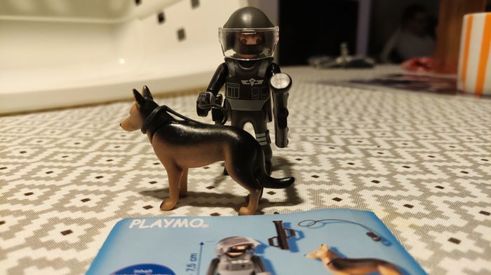 Maître chien policier PLAYMOBIL complet sans boite