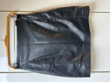 Jupe noire en simili H&M - Taille 38