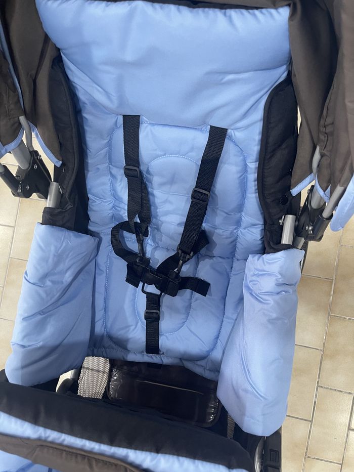 Poussette double NEUVE + housse pluie. Jamais utilisée - photo numéro 7
