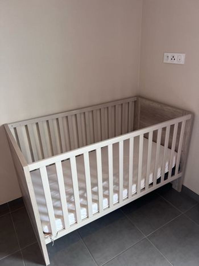 Lit bébé évolutif Sauthon+matelas