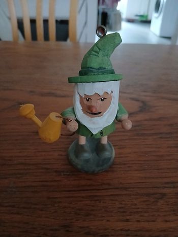 Figurine nain en bois