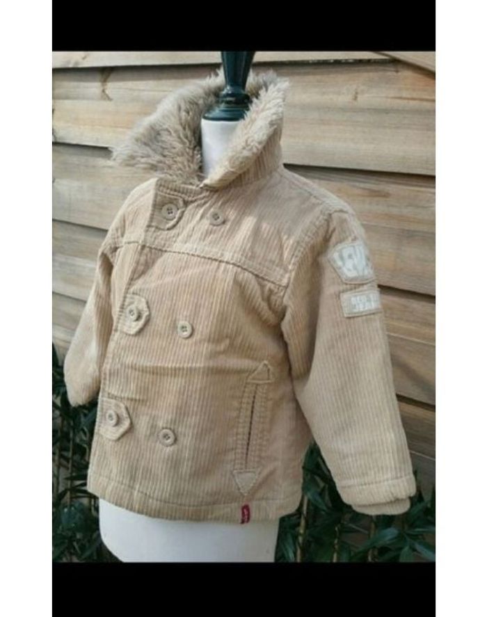 Très joli petit manteau, veste en velours côtelé, col en fausse fourrure Levi's 23 mois Achetée 95€