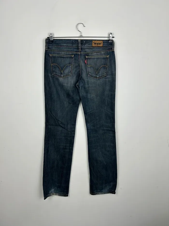 Jean Levi's Femme Bleu Marine W30 L34 | 570 Straight | Taille FR40 | Très Bon État LF644