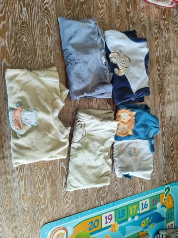 🍁 lot de 5 pyjamas taille 3 mois 🍁