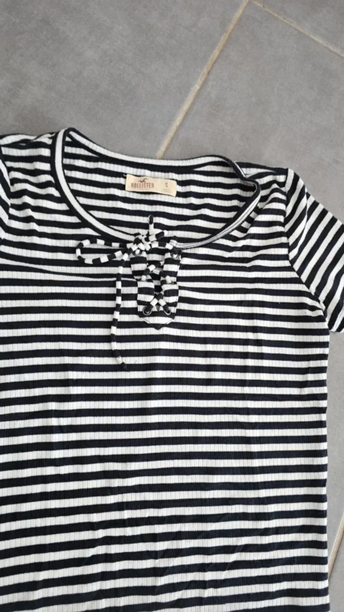 Tee shirt rayé Hollister - photo numéro 2