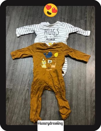 Lot de 2 pyjamas pour bébé taille 6mois 🧸