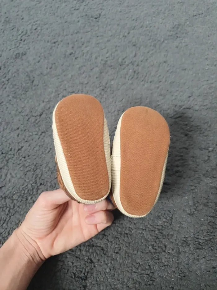 Petite baskets marrons taille 6-12mois - photo numéro 3