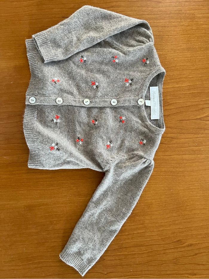 Gilet baigné taupe gris brodés fleurs