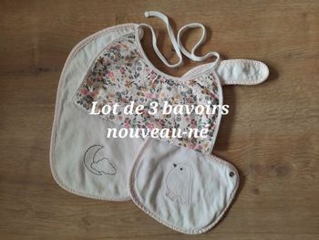 Lot de 3 bavoirs pour nouveau-né fille