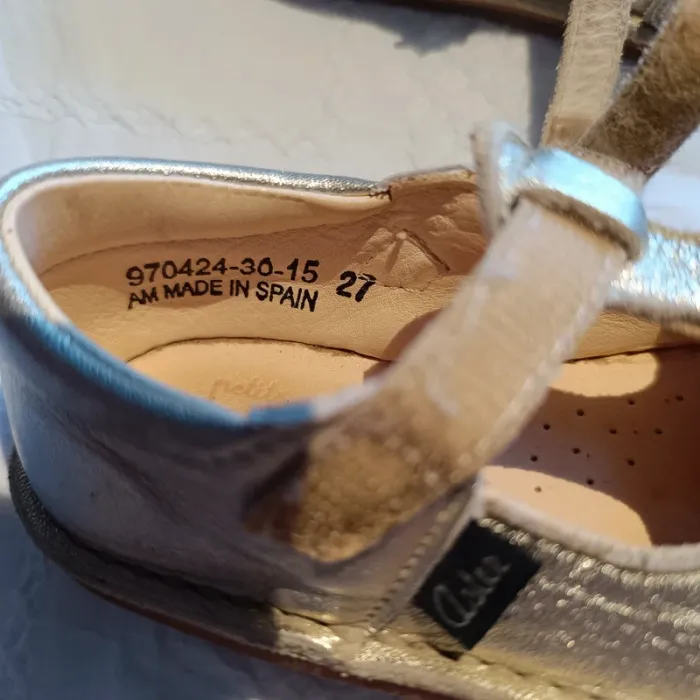 Chaussures dorées 27 - photo numéro 9