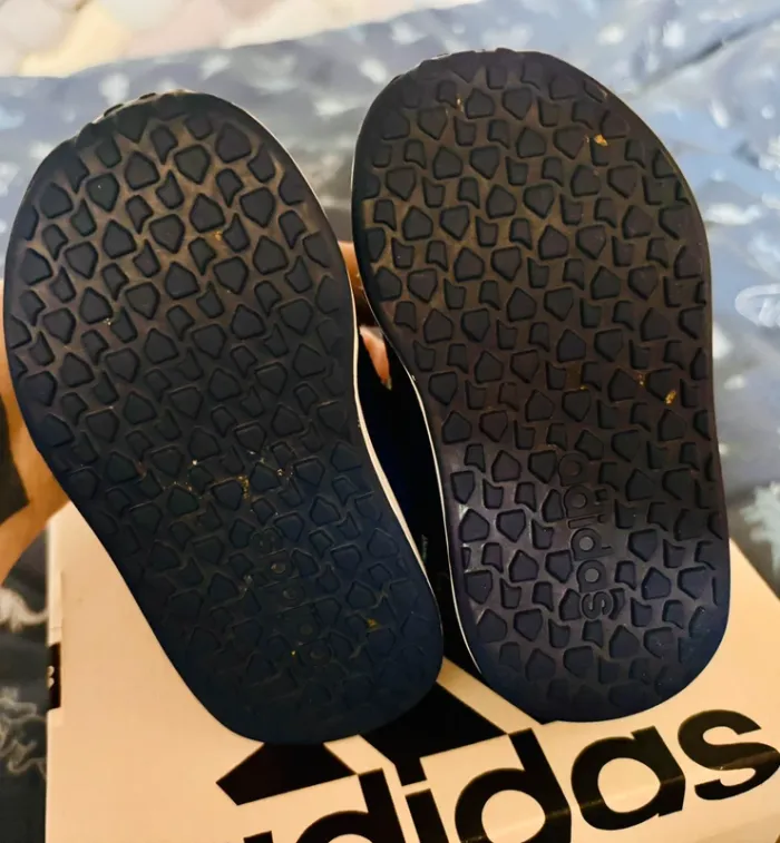 Baskets adidas pointure 20 - photo numéro 5