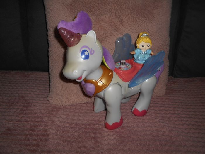 Azalée la licorne arc-en-ciel enchantée (Tut Tut Copains - Vtech) - photo numéro 2
