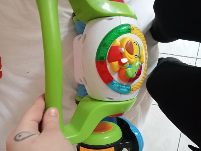 Vend pousse pousse - photo numéro 2