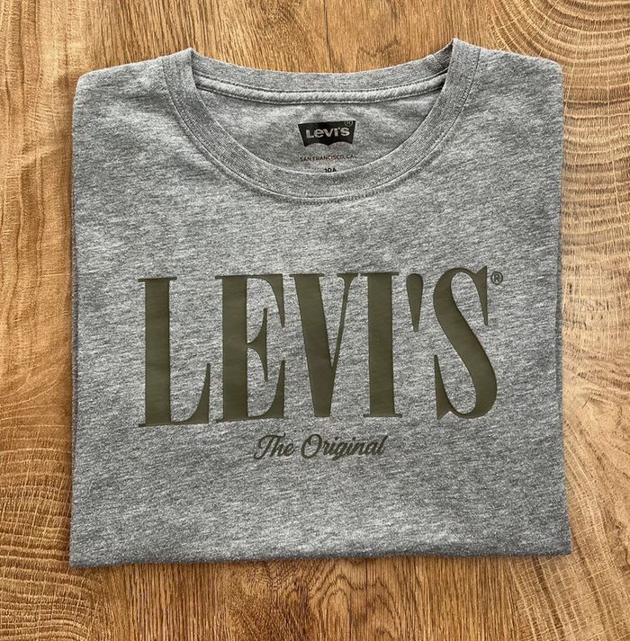 T.shirt à manches courtes gris Levi's en taille 10 ans (140 cm)