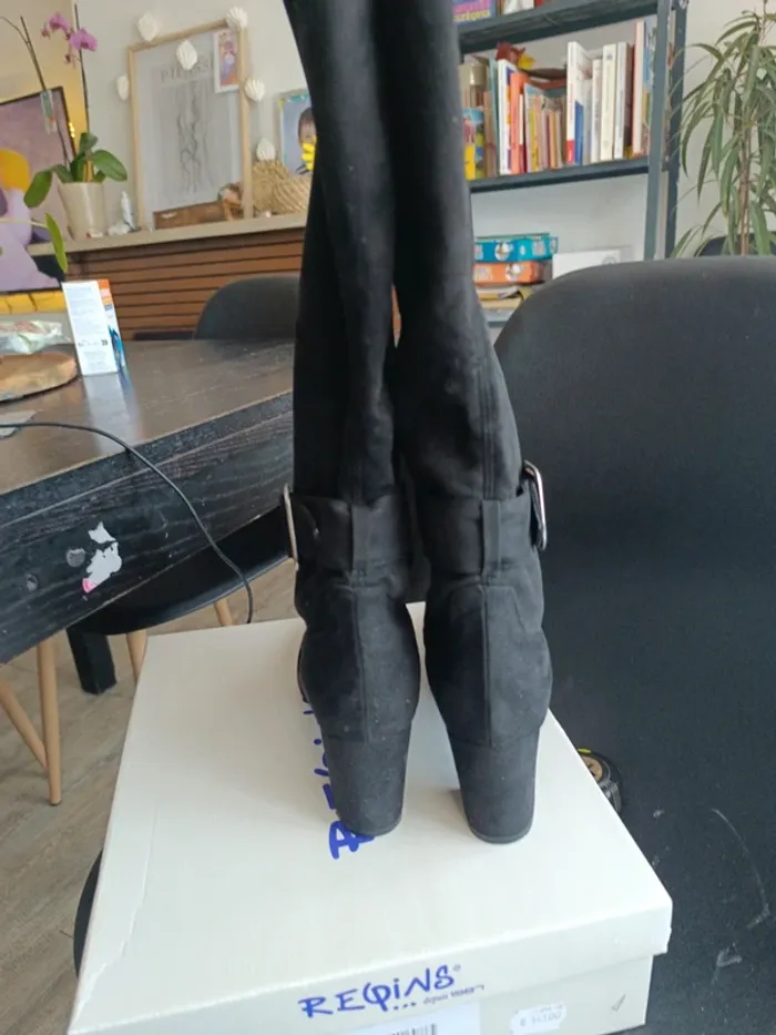 Pas de vinted go svp Bottes noir - photo numéro 4