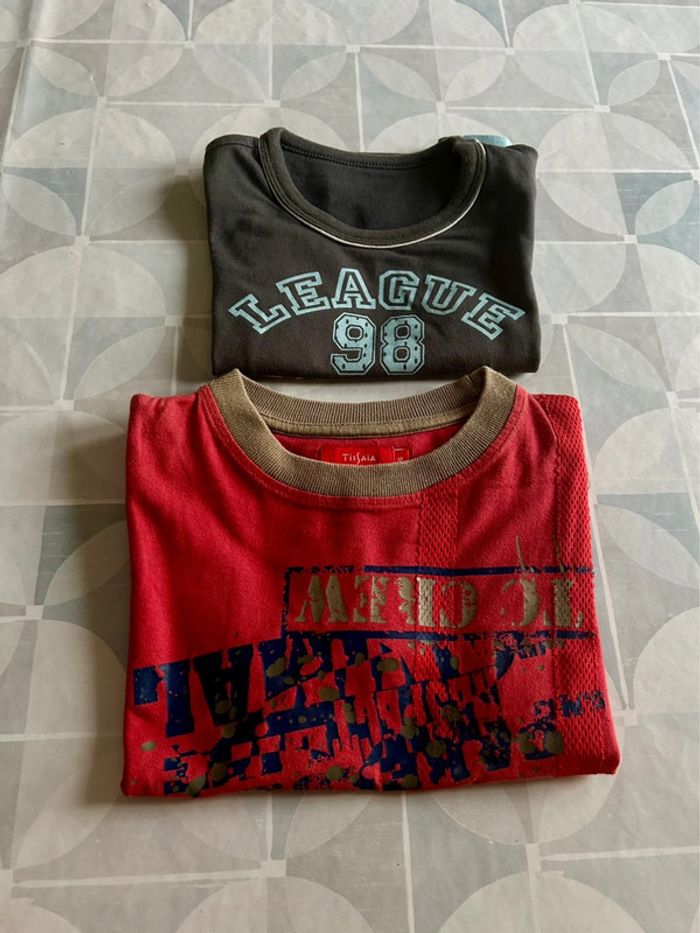 Lot de 2 t shirts garçon 4 ans - Kiabi - tissaia - en bon état - photo numéro 3