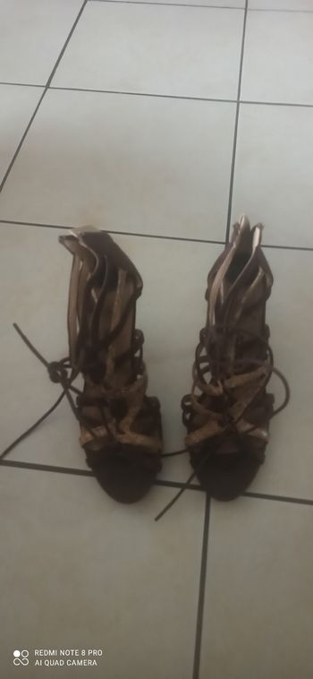 Chaussures marron a talons p 38