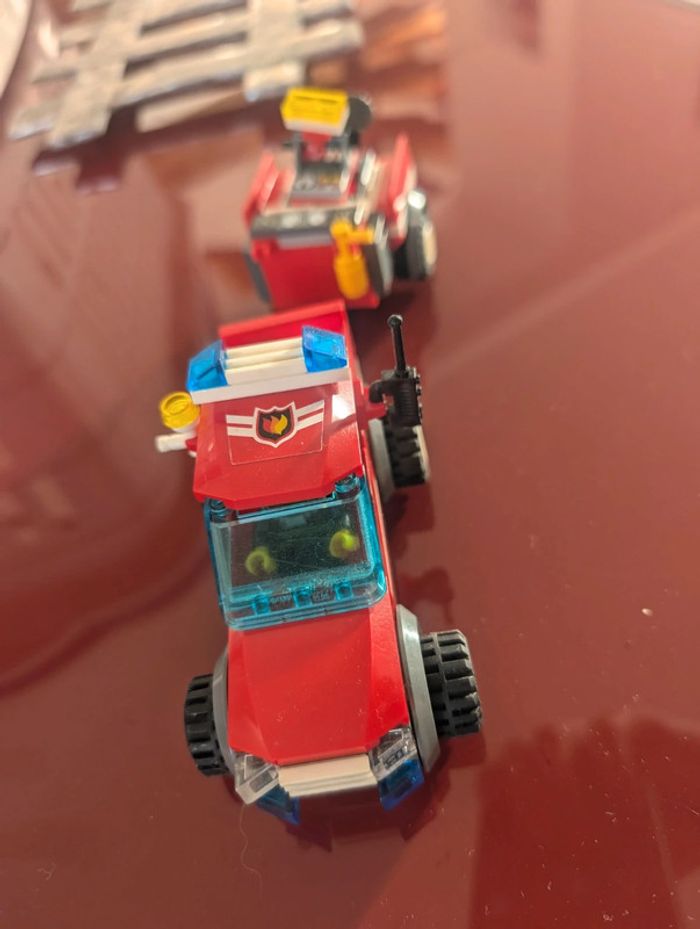 Lego city 7942 pompier - photo numéro 2