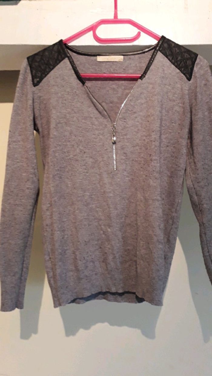 Pull gris