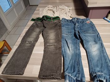 4 pantalons garçons Taille 3 ans