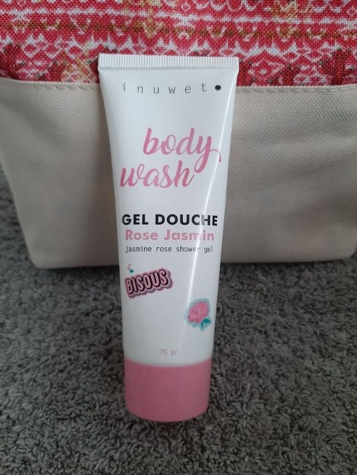Gel douche rose jasmin inuwet neuf