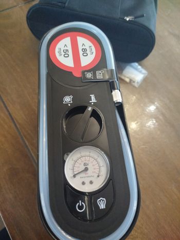 Kit compresseur anti crevaison