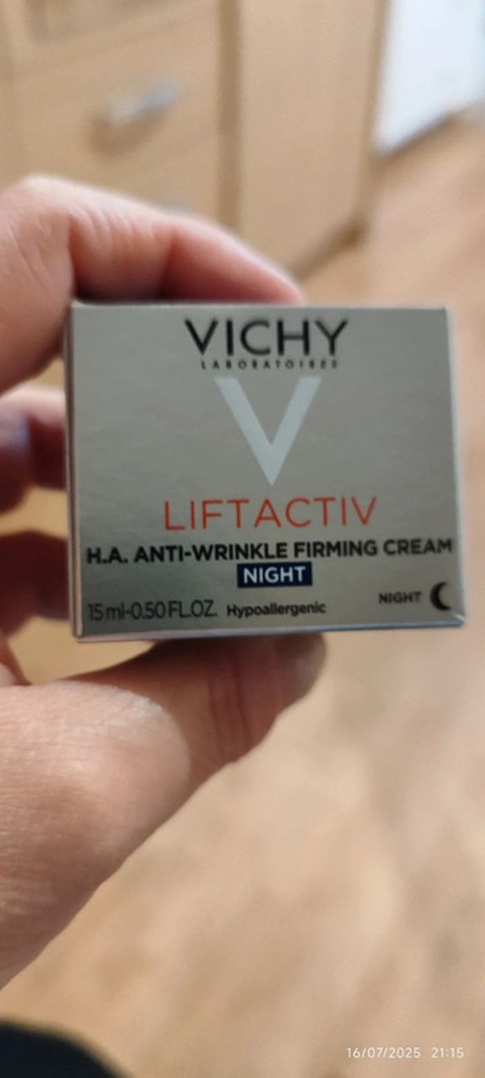 Vichy
Lift Activ Crème H.A. de Nuit Anti-Rides Raffermissante, 50ml - photo numéro 7