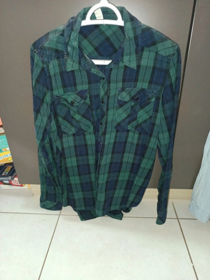 Chemise verte à carreaux
