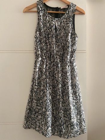 Robe d’été fleurie dentelle dans le dos ouvert