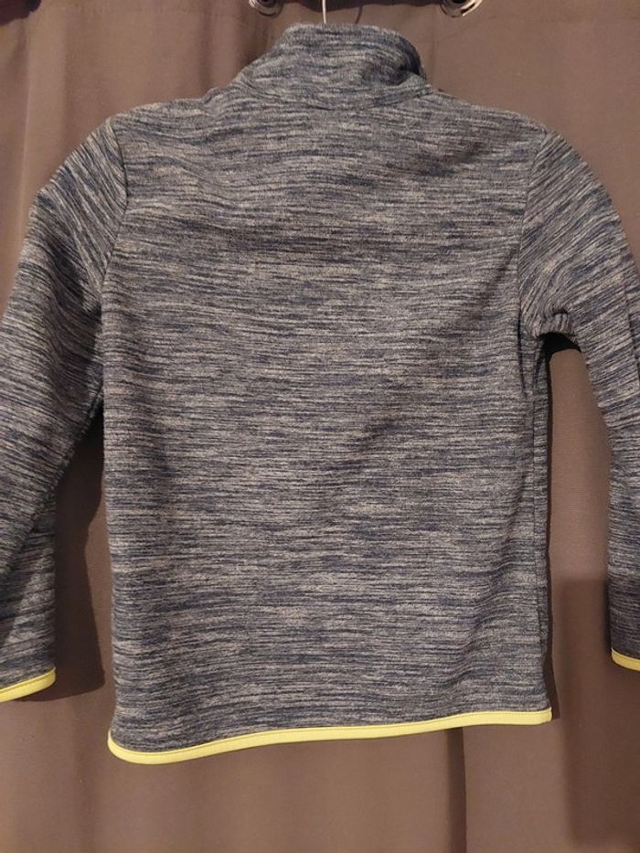 Belle veste zippée polaire pour mettre sur haut 8 ans garçon - photo numéro 2
