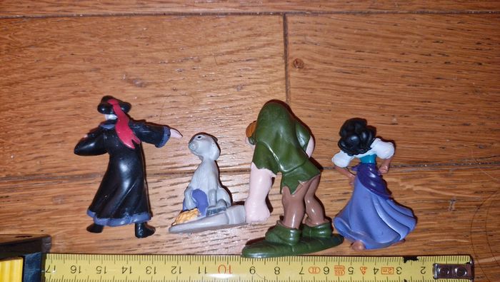 Lot figurines /bossu de notre dame / disney - photo numéro 4
