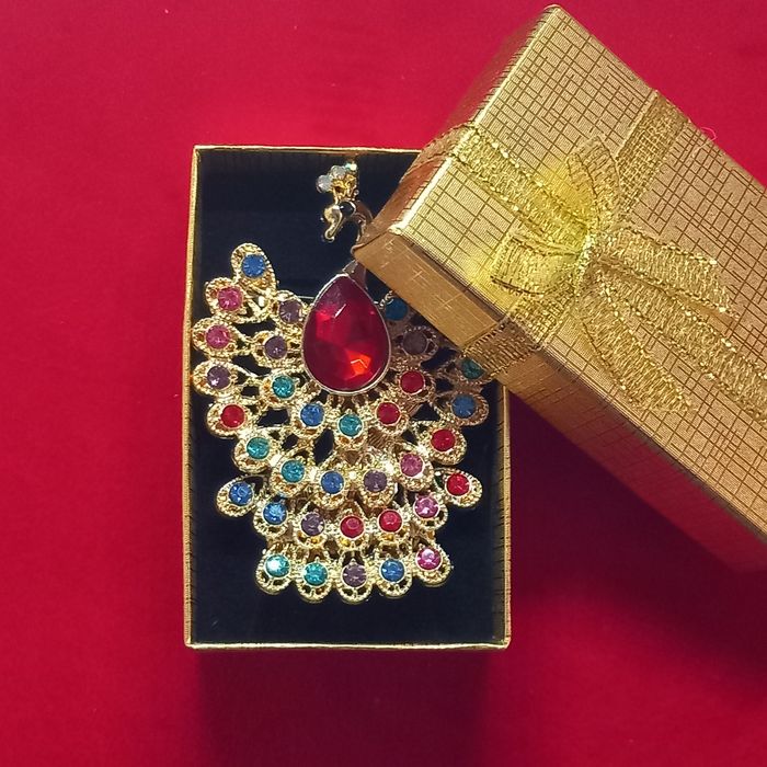 Broche paon en métal doré et strass - photo numéro 10