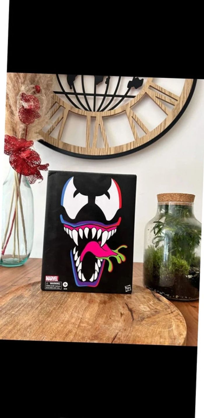 Figurine Venom spéciale box - photo numéro 2