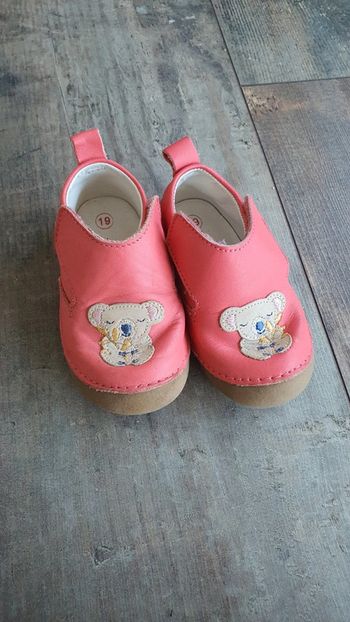 Chaussures vertbaudet taille 19 en très bon état