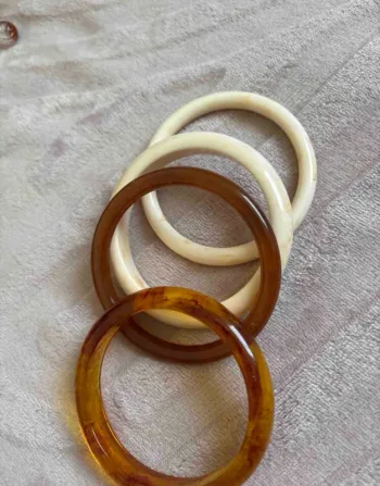 Lot de 4 bracelets résine - Bijoux neufs