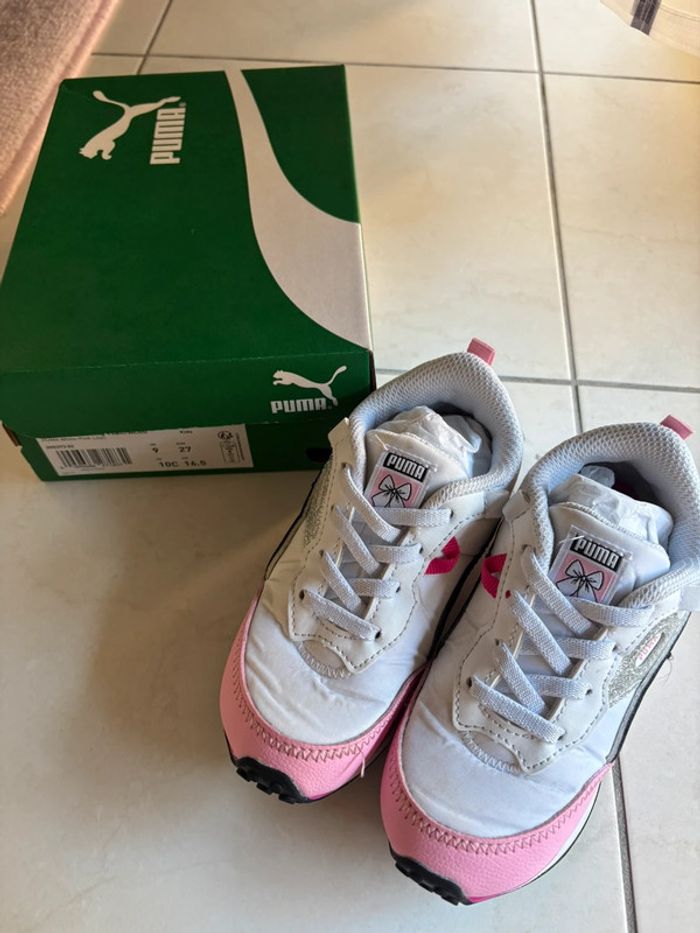Baskets roses et noires puma