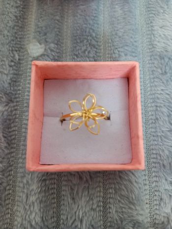 Bague avec fleurs