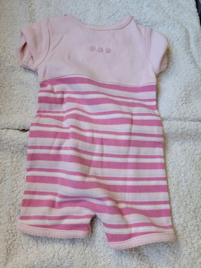 Lot vêtements 6 mois - photo numéro 2