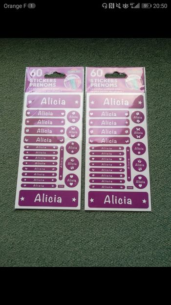 Lot de 2 plaquettes de 60 stickers prénoms "Alicia"