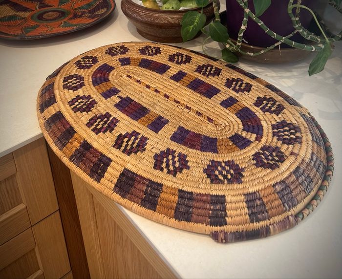 Grand plateau / corbeille / plat ancien en vannerie africaine - photo numéro 7